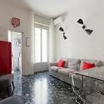 Guesthost - Porta Ticinese - Modern Appartement *