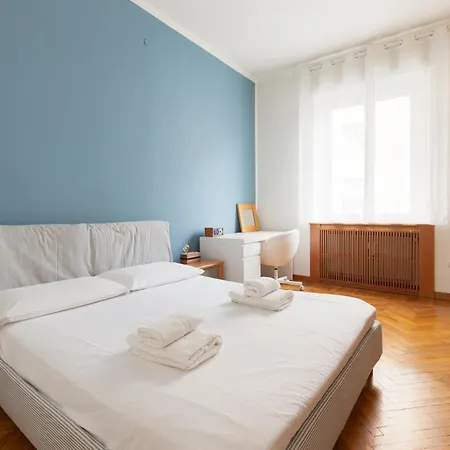 Guesthost - Porta Ticinese - Modern * Milaan